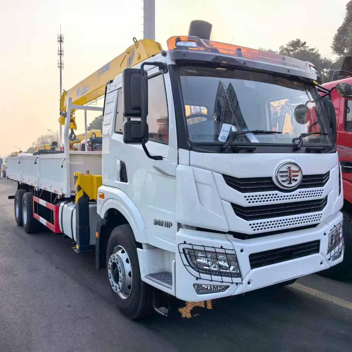 FAW J6P 6X4 350 hv nosturiauto