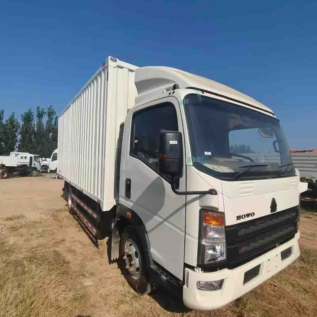 Sinotruk Howo 4x2 kevyt pakettiauto