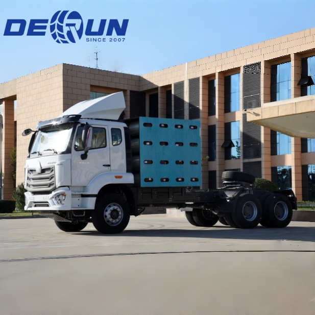 Sinotruk Howo 6x4 CNG NX traktoritrukki